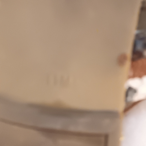 Women T Strap Logo Guess Sandals. - Picture 3 of 3